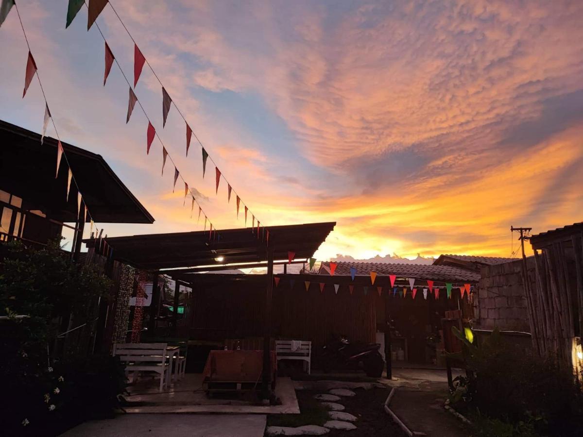 Topp Paiway Hostel Buitenkant foto